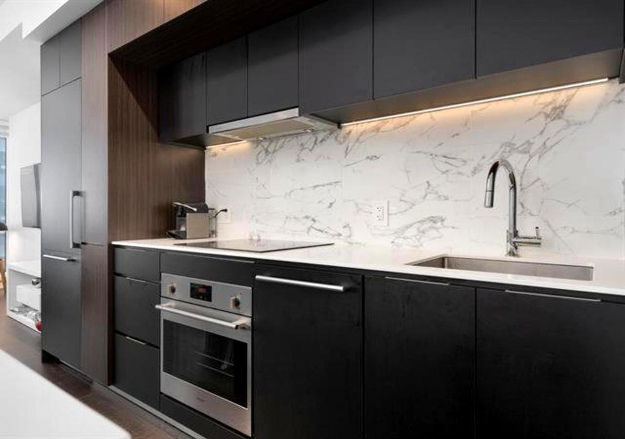 Spectacular Skyline Views - Downtown Montreal - Luxury Condo & Penthouse Номер фото